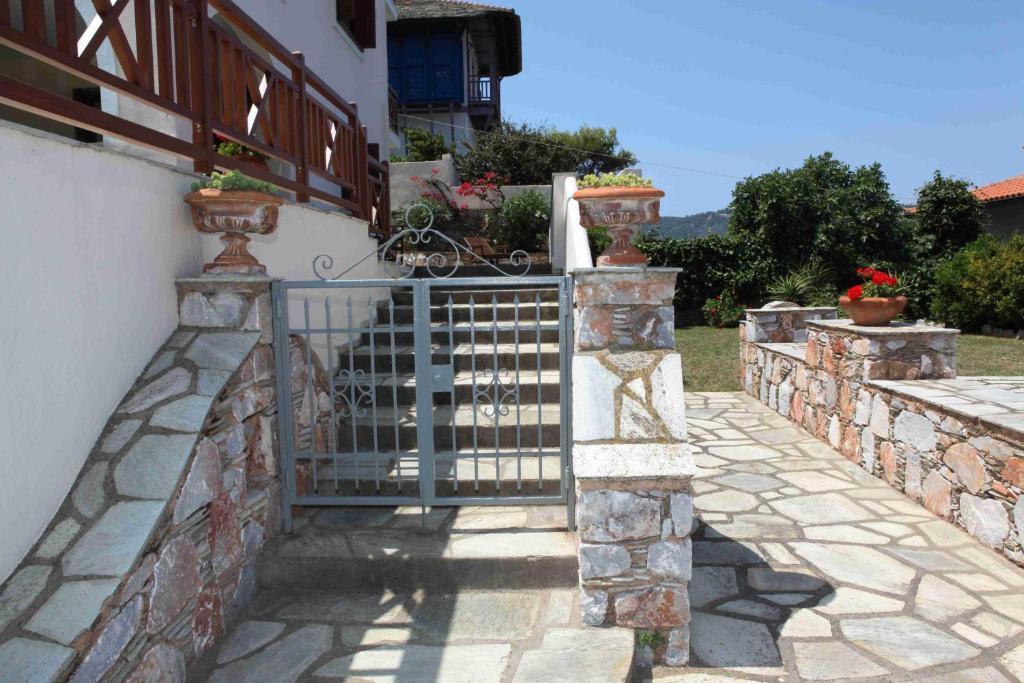 Pleoussa Studio And Apartments Skopelos Zewnętrze zdjęcie